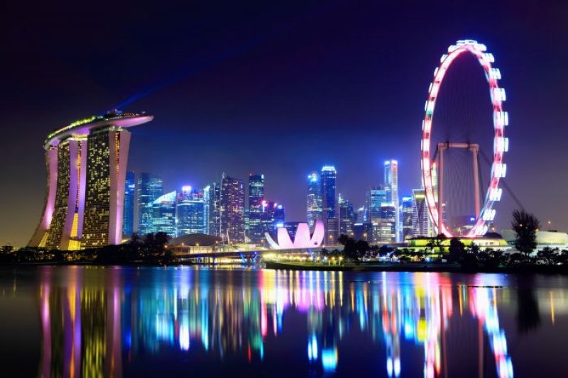 http://myanmartourismmarket.com/upload/packages/5_Marina_Bay_Sands_and_the_Singapore_Flyer.jpg